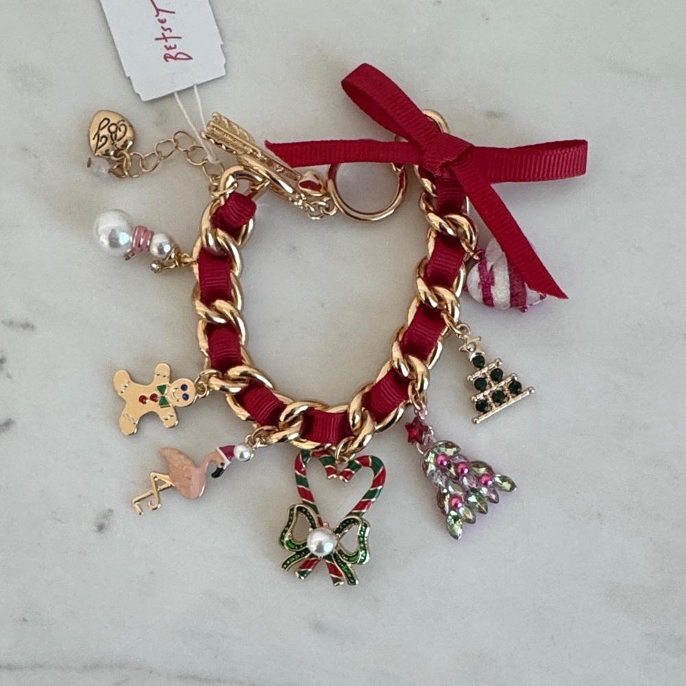New! Betsey Johnson Christmas Charm Bracelet